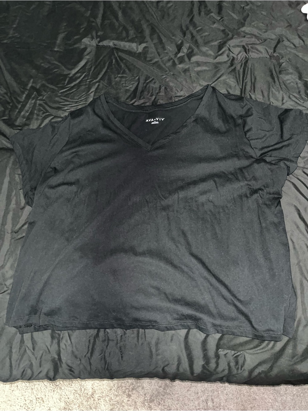 Ava & Viv Black V-Neck Short Sleeve Tee